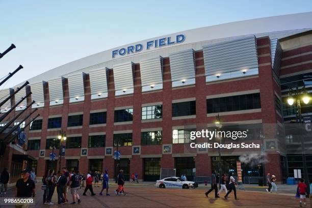 detroit's ford field football stadium - ford county ground stock pictures, royalty-free photos & images