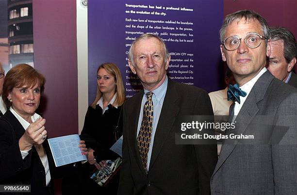 Susan Jones, president of the National Building Museum talks with Earl Blumenauer, D-OR., and James Jeffords, I-VT., during the Congressional tour of...