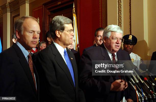 Don Nickles, R-OK., Trent Lott, R-Miss., Speaker of the House J. Dennis Hastert, R- Ill., and Homeland Security Director Tom Ridge and news...