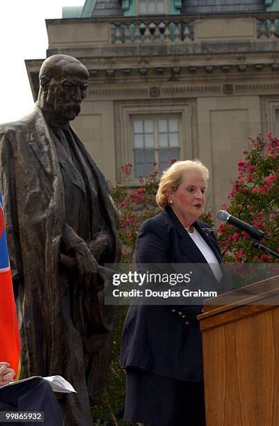 Madeleine K. Albright, former U.S. Secretary of State, addresses the President of the Czech Republic, Vaclav Havel and a large crowd at the memorial...