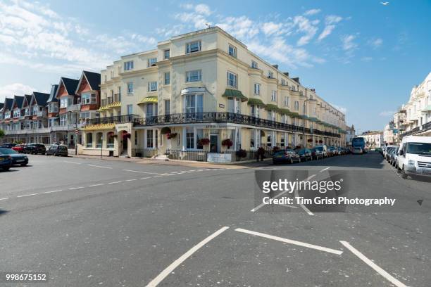 hotels at the junction of cavendish place and elms avenue, eastbourne - eastbourne fotografías e imágenes de stock
