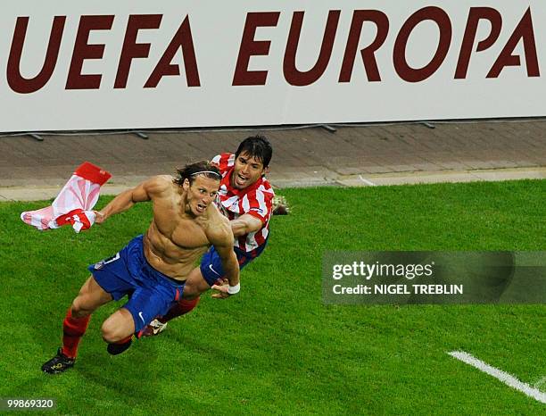 Diego Forlan Ripped 5.889 Diego Forlan Imágenes Stock Photos, High-Res Pictures, and Images ...