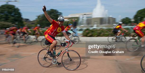 On September 20th, one hundred and twenty Climate Riders started pedaling and went 300 miles from New York City to the nation's Capitol in Washington...