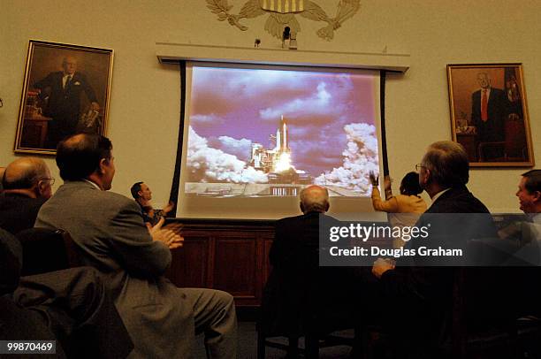 LtoR Tom DeLay, Veron Ehlers, Sheila Jackson-Lee and Gene Green and many other members of the Hoiuse of Representatives applaud during the launch...