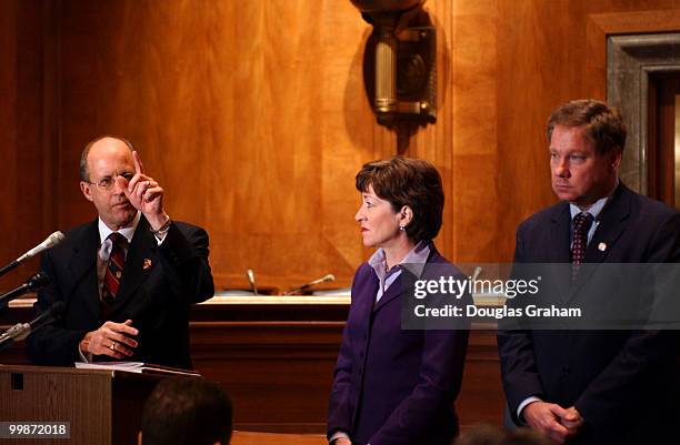 David Walker, director, GAO, Sen. Susan Collins, R-Maine, chairman, Governmental Affairs Committee and Rep.Tom Davis, R-Va., chairman, Government...