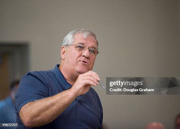 John Stapleton ask a question of Rick Boucher, D-VA., during a town hall meeting on health care at the Southwest Virginia Higher Education Center in...