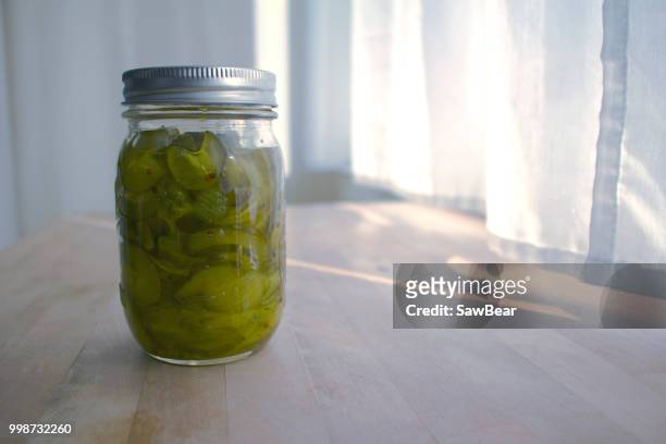 jar of pickles - pickles - fotografias e filmes do acervo