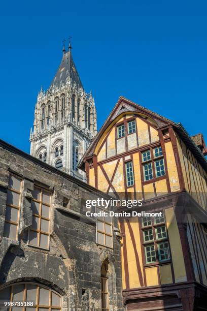 rouen cathedral and medieval houses, rouen, normandy, france - seine maritime photos et images de collection