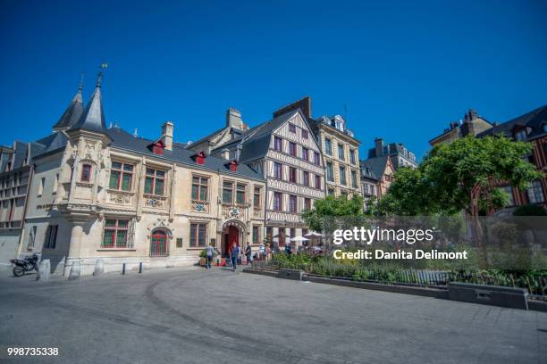 hotel de bourgtheroulde, rouen, normandy, france - seine-maritime photos et images de collection