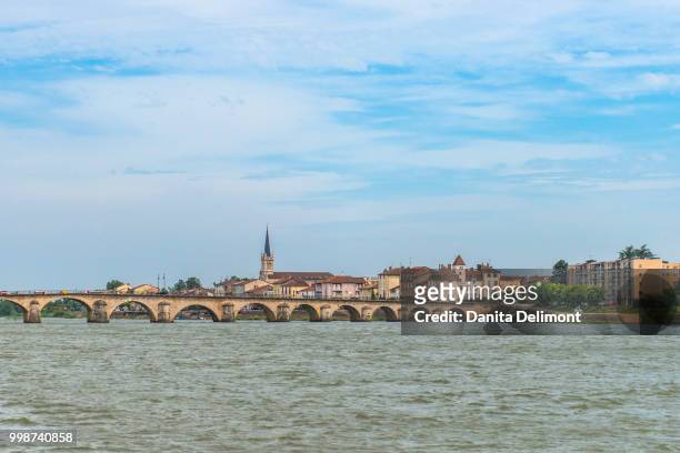 townscape with saone river, macon, burgundy, france - saone et loire stock pictures, royalty-free photos & images