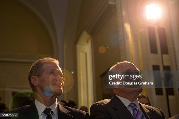 Senator Bill Nelson and former Senator John Glenn during a press conference with Discovery Communications Founder and Chairman John Hendricks' for...