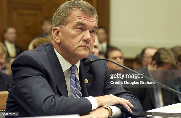 Candidate Tom Ridge 1,041 Security Secretary Tom Ridge Stock Photos, High-Res Pictures, and ...