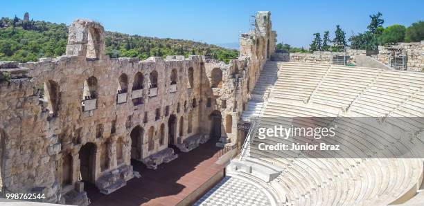 view of the odeon theater located in athens - athens vacation photos et images de collection