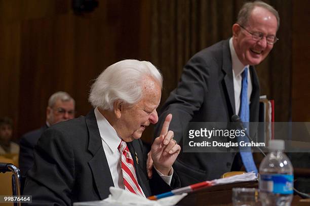 Senator Robert Byrd, D-W.VA., talks with Lamar Alexander, R-TN., during the full committee hearing on "Senate Procedures for Consideration of the...