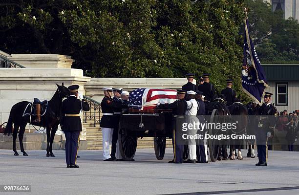 The 3rd Infantry Division Old Guard brings former President Ronald Reagan's casket on horse-drawn caisson to his State Funeral in the Rotunda of the...
