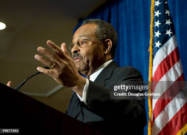 Llinois U.S. Senate appointee Roland Burris delivers a statement to the press on his current Senate appointment at the Hyatt Regency Hotel in...