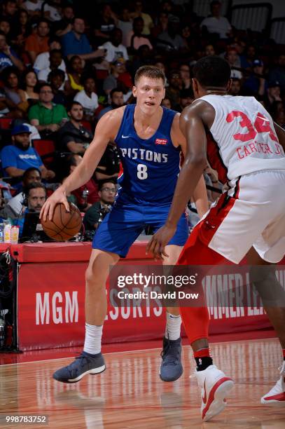 Henry Ellenson of the Detroit Pistons handles the ball against the Chicago Bulls during the 2018 Las Vegas Summer League on July 14, 2018 at the Cox...