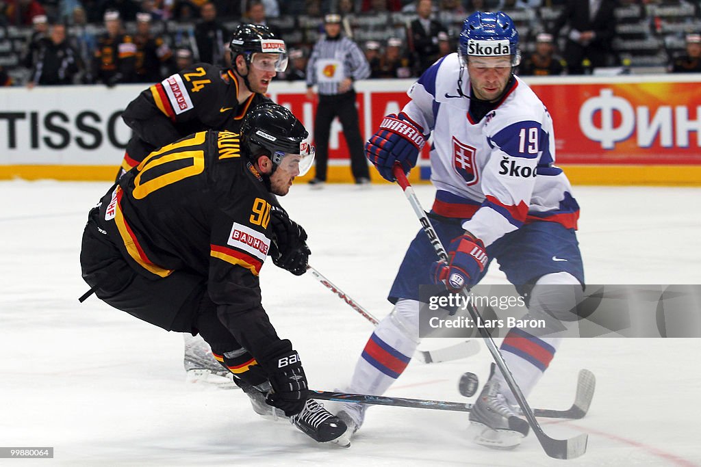 Slovakia v Germany - 2010 IIHF World Championship