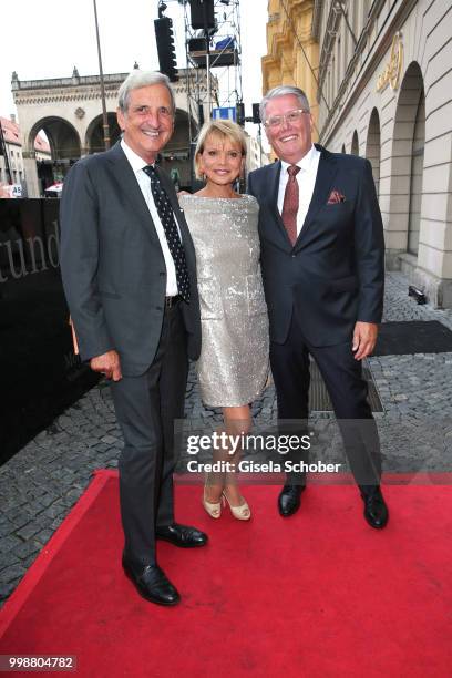 Uschi Glas and her husband Dieter Hermann and host Ulrich Kowalewski, Mercedes Benz Muenchen, during the Mercedes-Benz reception at 'Klassik am...