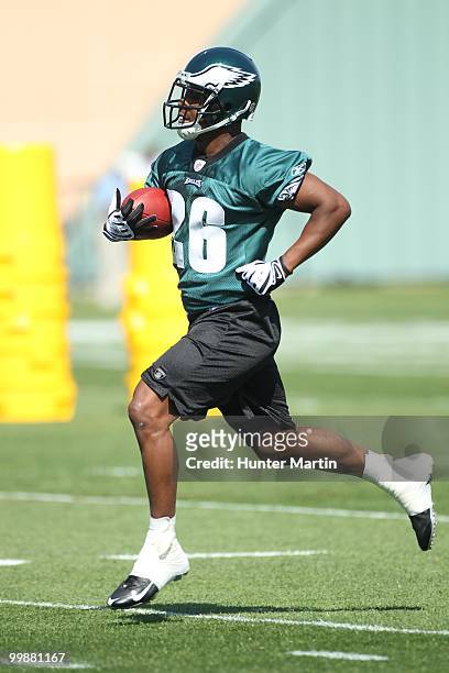 Running back Mike Bell of the Philadelphia Eagles participates in drills during mini-camp practice on April 30, 2010 at the NovaCare Complex in...