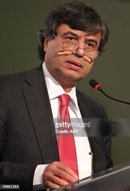 Deputy Managing Director of the International Monetary Fund , Murilo Portugal, delivers a speech during the "2010 Latin American Conference: Sao...