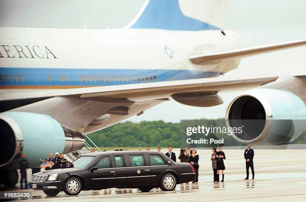President Barack Obama arrives in his limo before boarding Air Force One at Joint Base Andrews Naval Air Facility May 18, 2010 in Camp Springs,...