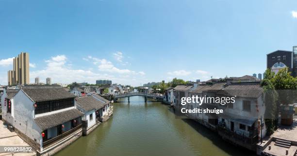 the ancient canal scenic landscape qingming bridge - klassiek theater stockfoto's en -beelden