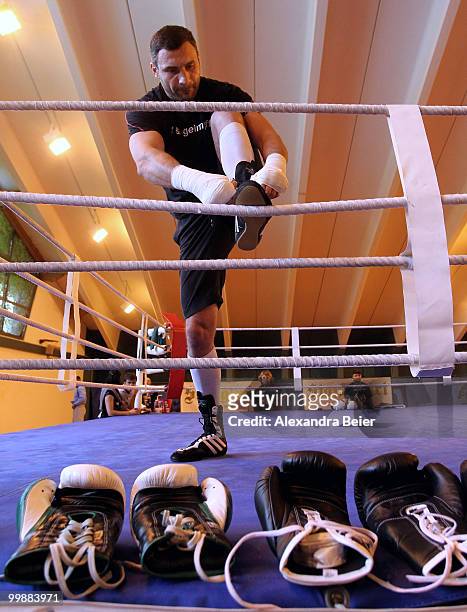Ukrainian boxer Vitali Klitschko prepares for a training session on May 18, 2010 in Going, Austria. The WBC Heavyweight World Championship fight...