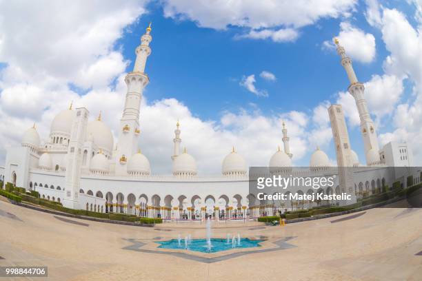 sheikh zayed grand mosque, abu dhabi, united arab emirates. - zayed stock-fotos und bilder