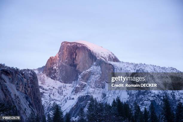 sunset on the half dome - mariposa county stock pictures, royalty-free photos & images
