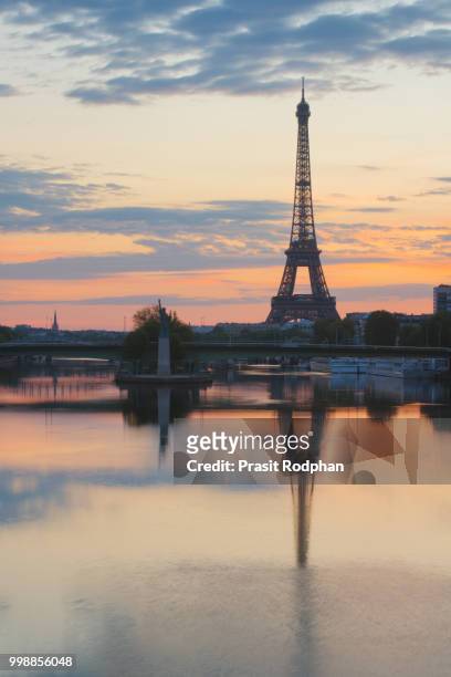 eiffel tower in paris from river seine in morning at paris, fran - seine stock-fotos und bilder