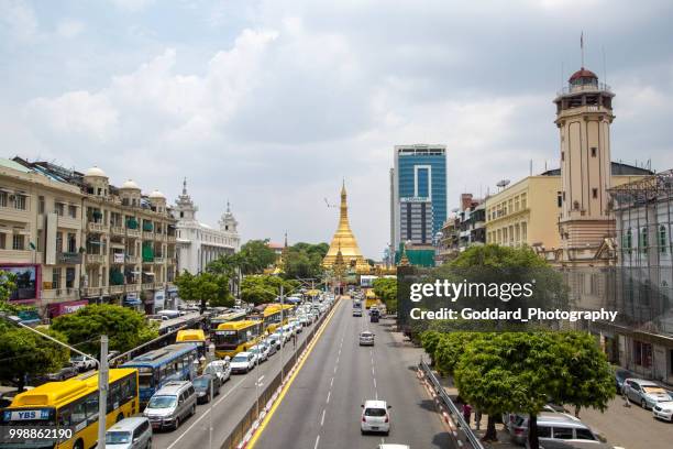 myanmar: sule-pagode - myanmarische kultur stock-fotos und bilder