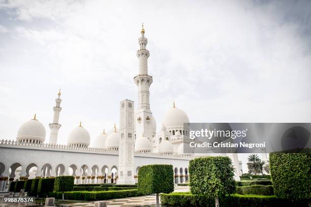 sheikh zayed mosque - zayed stock pictures, royalty-free photos & images