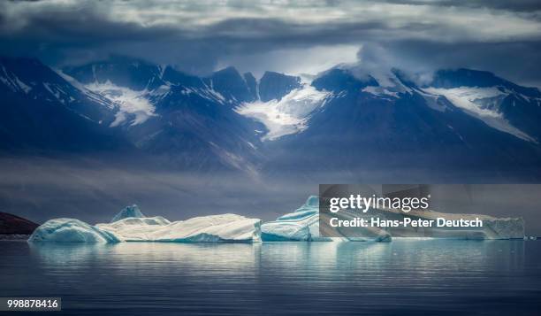 ice. berg. - deutsch stock pictures, royalty-free photos & images