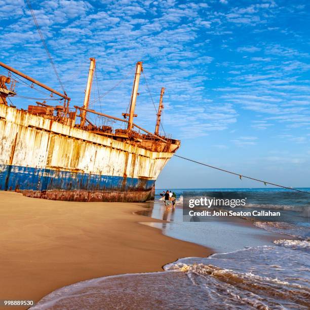 mauritania, shipwreck in the atlantic ocean - seaton stockfoto's en -beelden