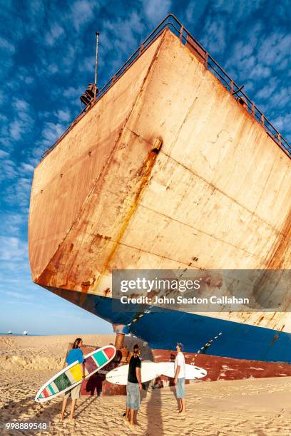 mauritania, shipwreck in the atlantic ocean - seaton stockfoto's en -beelden