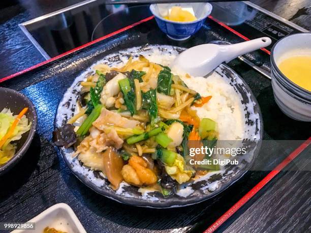 chukadon lunch meal served in tray on table - huevo de codorniz fotografías e imágenes de stock