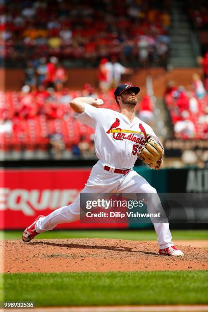 John Grant of the St. Louis Cardinals delivers a pitch against the Atlanta Braves at Busch Stadium on July 1, 2018 in St. Louis, Missouri.