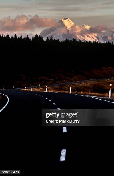 mount cook nz - mark duffy stock pictures, royalty-free photos & images
