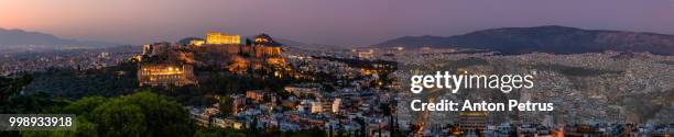 panoramic view on acropolis in athens at sunrise - athens vacation photos et images de collection
