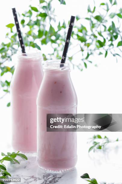 1,142 Berry Pint Container Stock Photos, High-Res Pictures, and Images ...