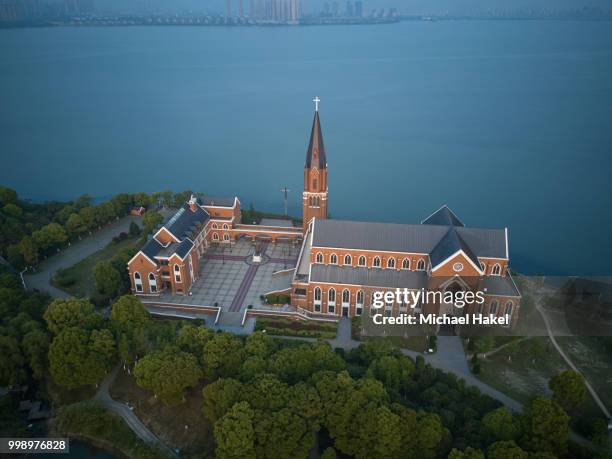 church in suzhou in the morning - chinese house churches imagens e fotografias de stock