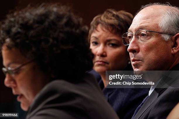 Secretary of the Interior Ken Salazar and Enviornmental Protection Agency Administrator Lisa Jackson listen to Council on Environmental Quality Chair...