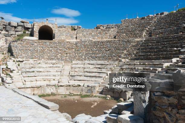 éfeso anfiteatro en turquía - lo celso fotografías e imágenes de stock