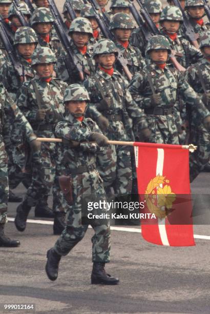 Parade militaire à Tokyo le 26 octobre 1986 au Japon.