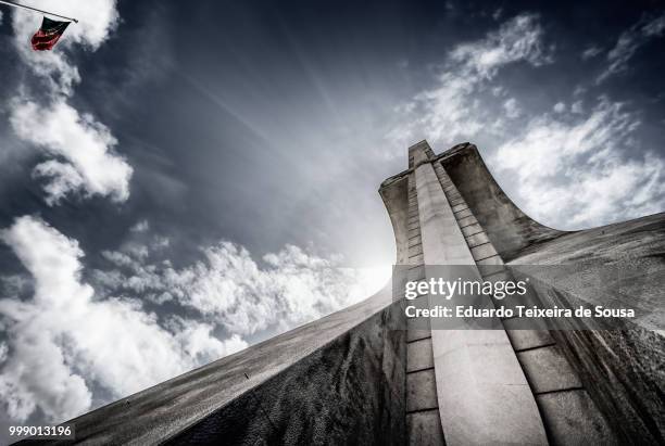 a fascist spear - verzasca dam stock pictures, royalty-free photos & images