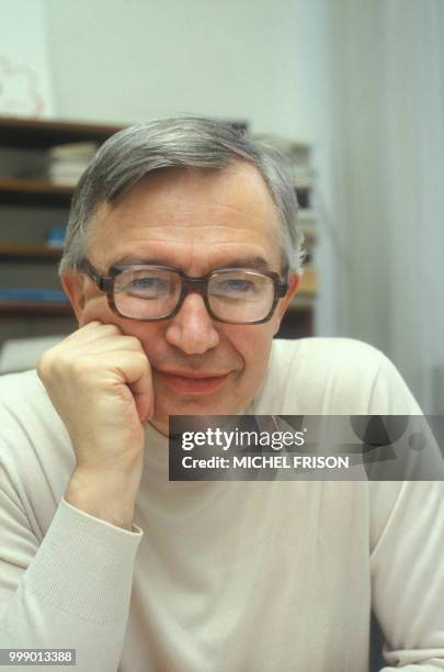 Close up Jean-Marie Lehn, prix Nobel de Chimie 1987, le 14 octobre 1987 en France.