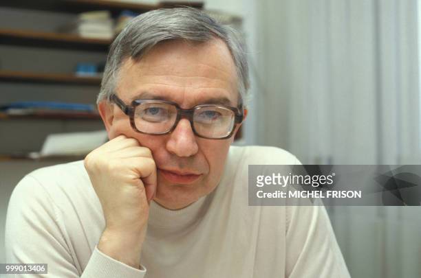 Close up Jean-Marie Lehn, prix Nobel de Chimie 1987, le 14 octobre 1987 en France.