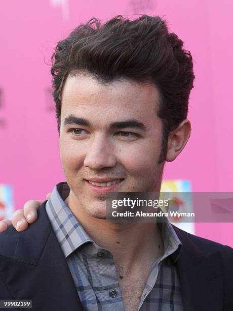 Musician Kevin Jonas arrives at the 12th annual Young Hollywood Awards sponsored by JC Penney , Mark. & Lipton Sparkling Green Tea held at the Ebell...