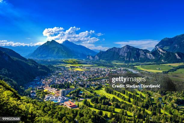 bad ragaz von oben - von oben stock pictures, royalty-free photos & images